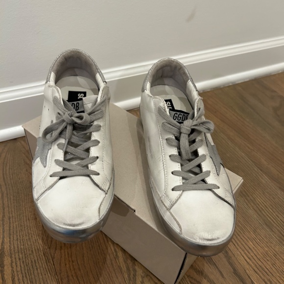 Golden Goose Sneakers - Picture 4 of 5